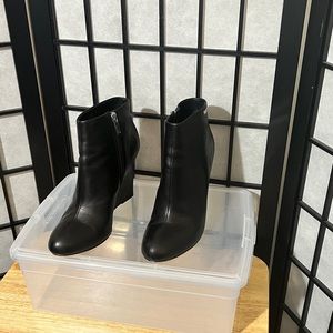 Calvin Klein Cena Black Leather  Wedge Heel Booties size 8